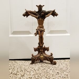 Standing Cruxifix